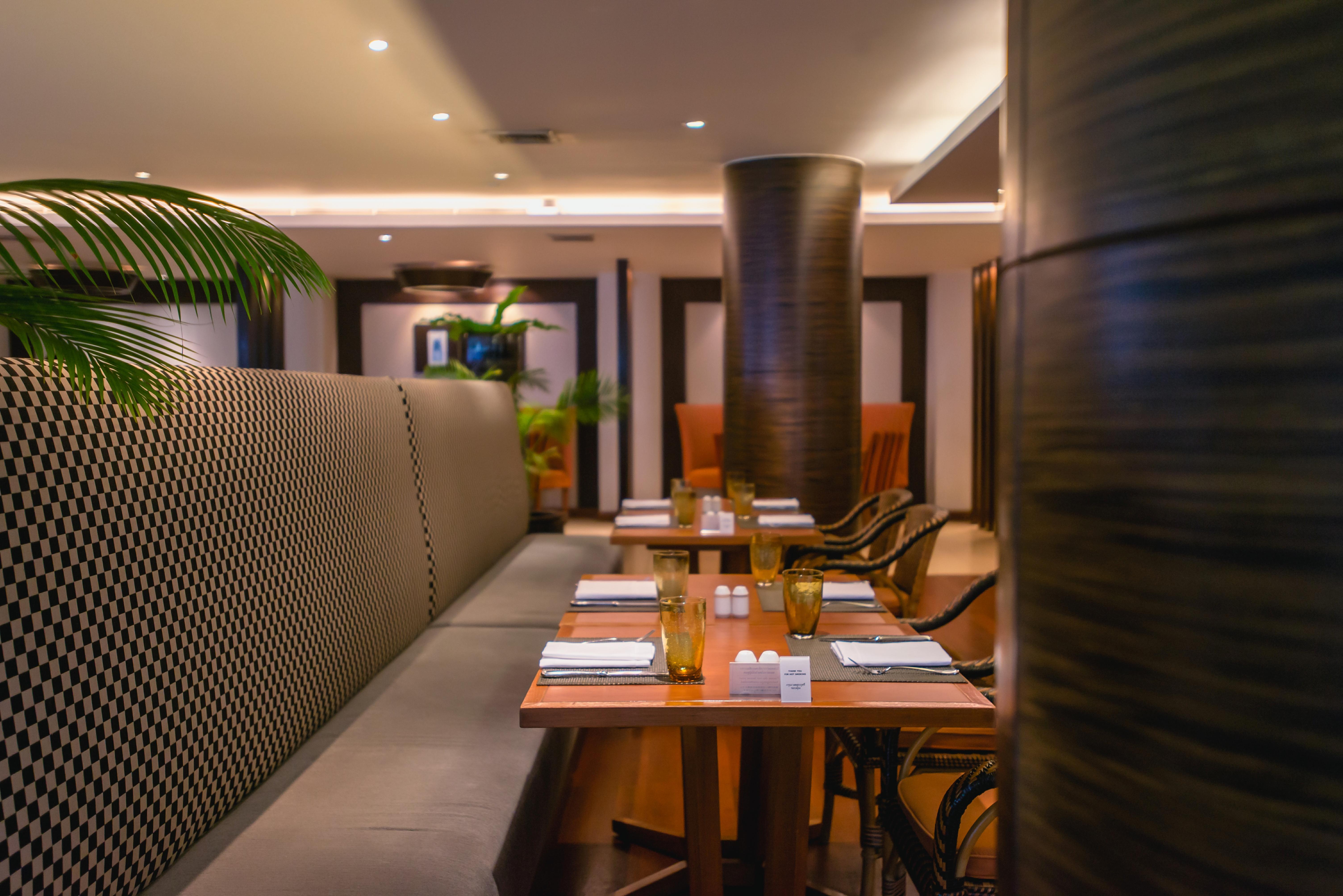 Nh Bangkok Sukhumvit Boulevard Εξωτερικό φωτογραφία Interior of the restaurant