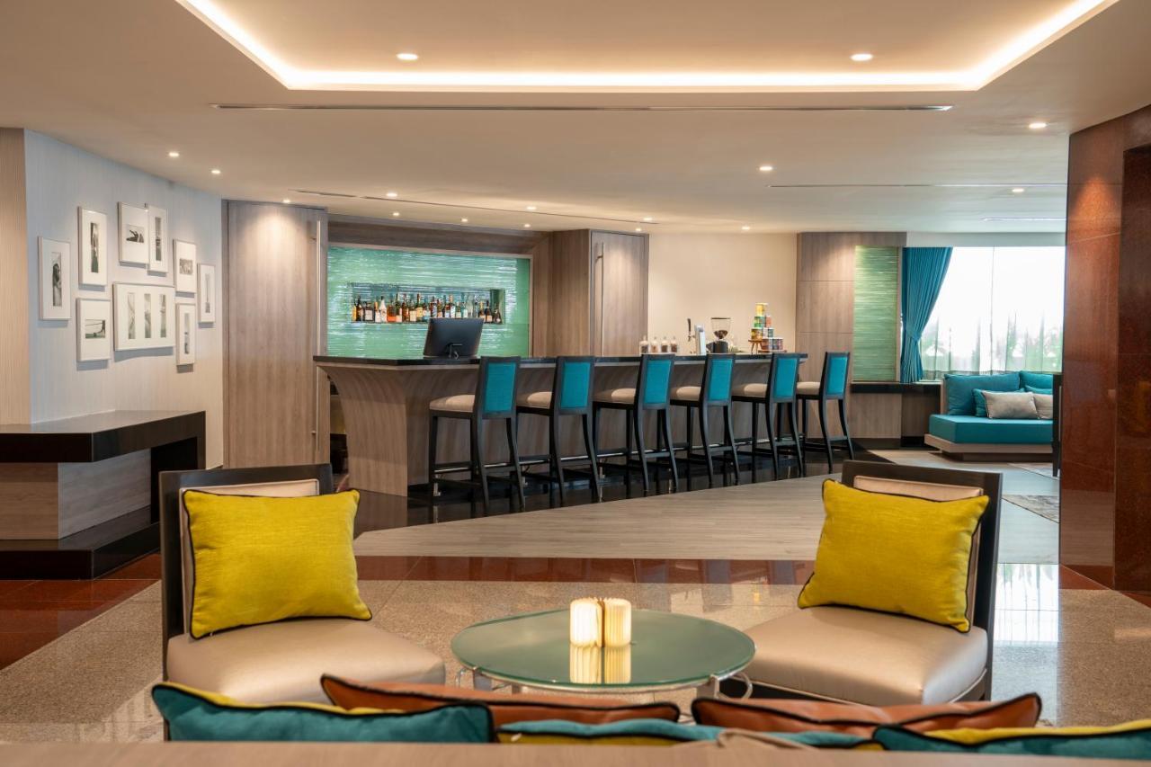 Nh Bangkok Sukhumvit Boulevard Εξωτερικό φωτογραφία The bar at the hotel